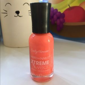 Sally Hansen Polish